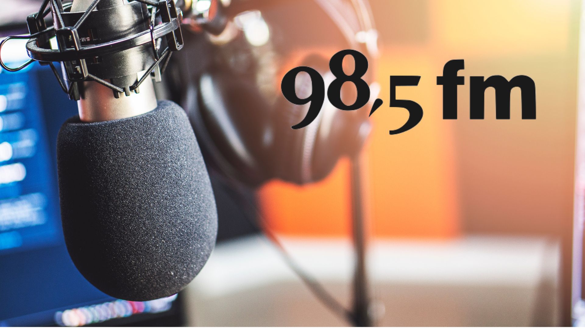 Entrevues radiophoniques au 98,5FM